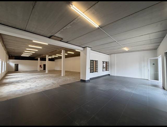 345M² WAREHOUSE TO LET IN HALFWAY HOUSE